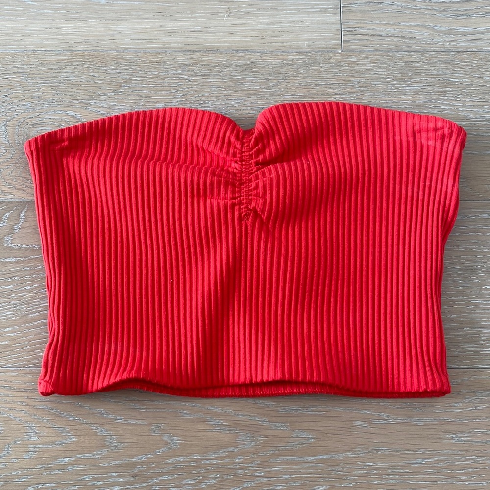 Aritzia NWT Wilfred Gaby Ribbed Strapless Crop Top